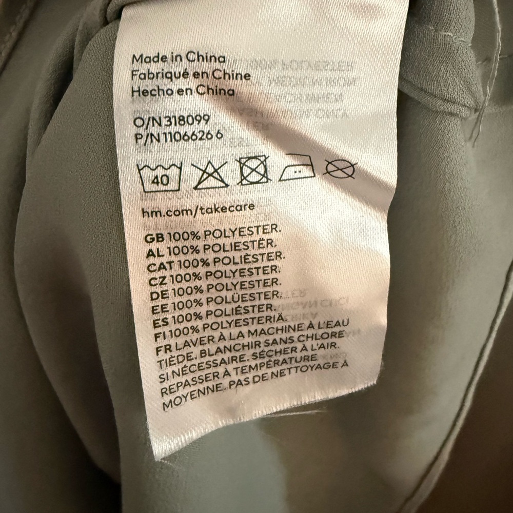 H&M blouse - Picture 3 of 3